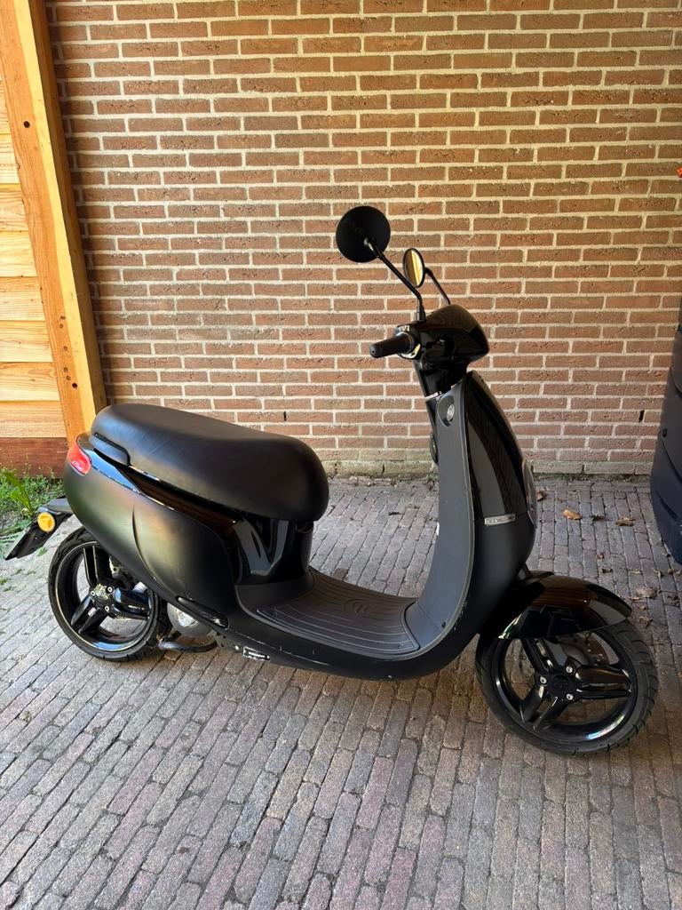 Te koop: Ecooter E1 Elektrische scooter, Fietsen en Brommers, Scooters | Overige merken, Ophalen, Gebruikt, Maximaal 45 km/u, Elektrisch