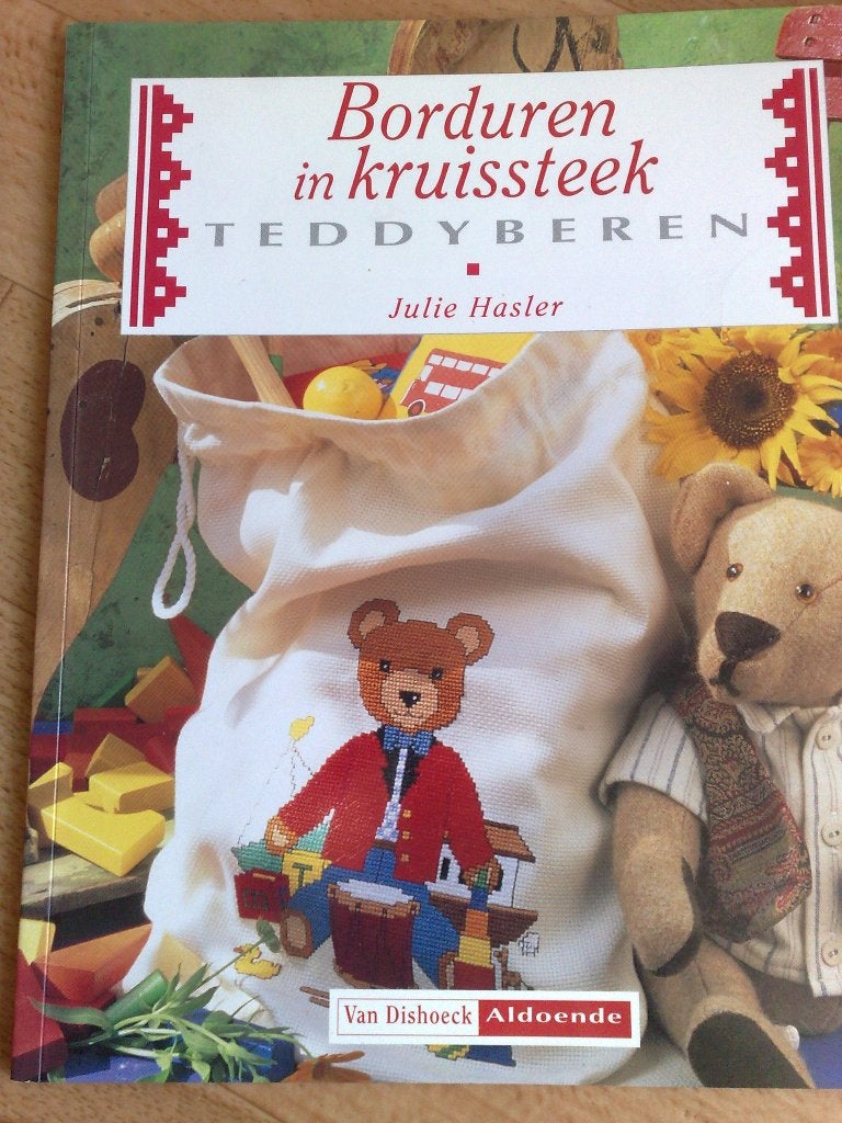 oek: Borduren in kruissteek - Teddy beren - Julie Hasler, Hobby en Vrije tijd, Verzenden, Zo goed als nieuw, Patroon