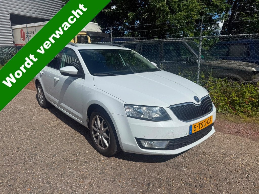 Skoda Octavia Combi 1.6 TDI Greenline Businessline - COMING, Auto's, Skoda, Voorwielaandrijving, Euro 5, 4 cilinders, Wit