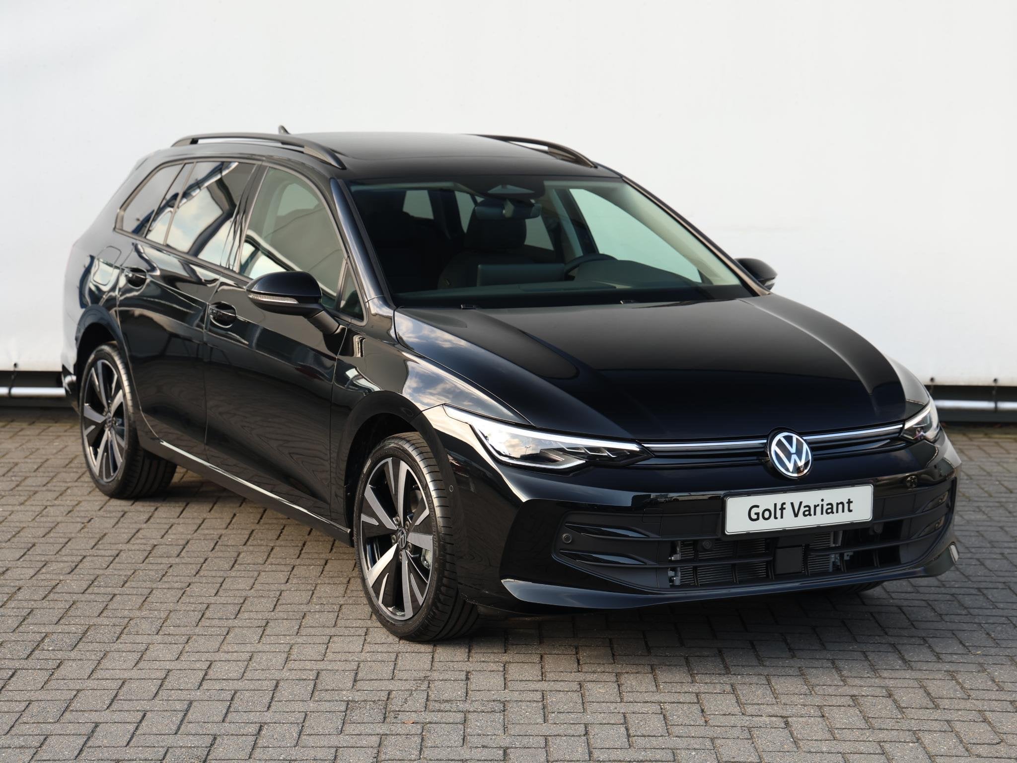 Volkswagen Golf variant Life Edition 1.5 eTSI 116 PK Variant, Stof, 1498 cc, 4 cilinders, 116 pk