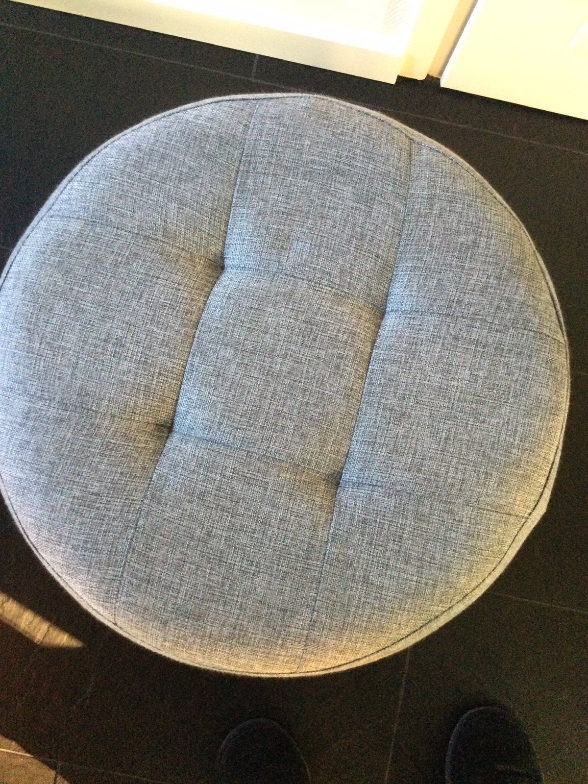 Grijze ronde poef, Ophalen, Minder dan 50 cm, Rond, Zo goed als nieuw