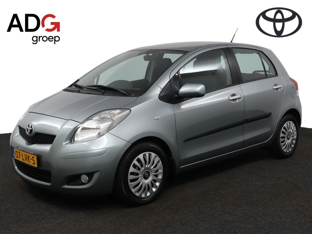 Toyota Yaris 1.3 VVTi Aspiration | Automaat | Airco | Trekha, Auto's, 750 kg, 4 cilinders, Bedrijf, Automatische klimaatregeling