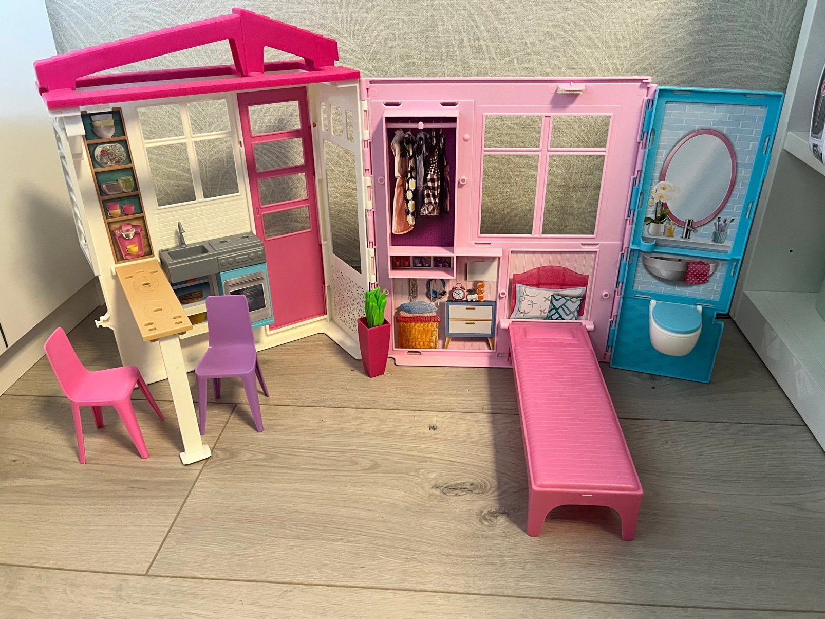 Barbie huis inklapbaar, Ophalen, Zo goed als nieuw, Poppenhuis