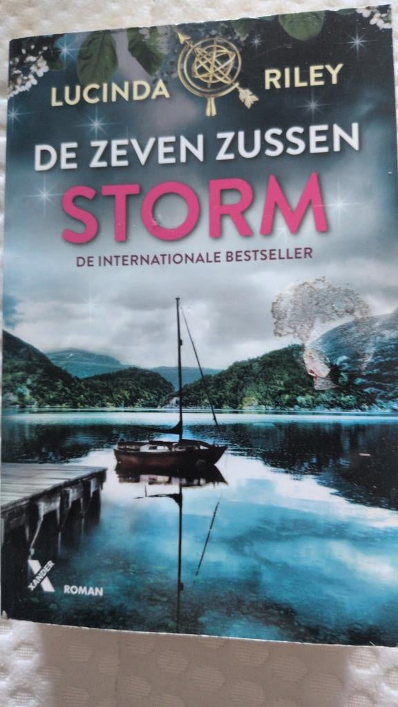Storm/ de zeven zussen, Boeken, Ophalen of Verzenden, Zo goed als nieuw, Lucinda Riley, Nederland