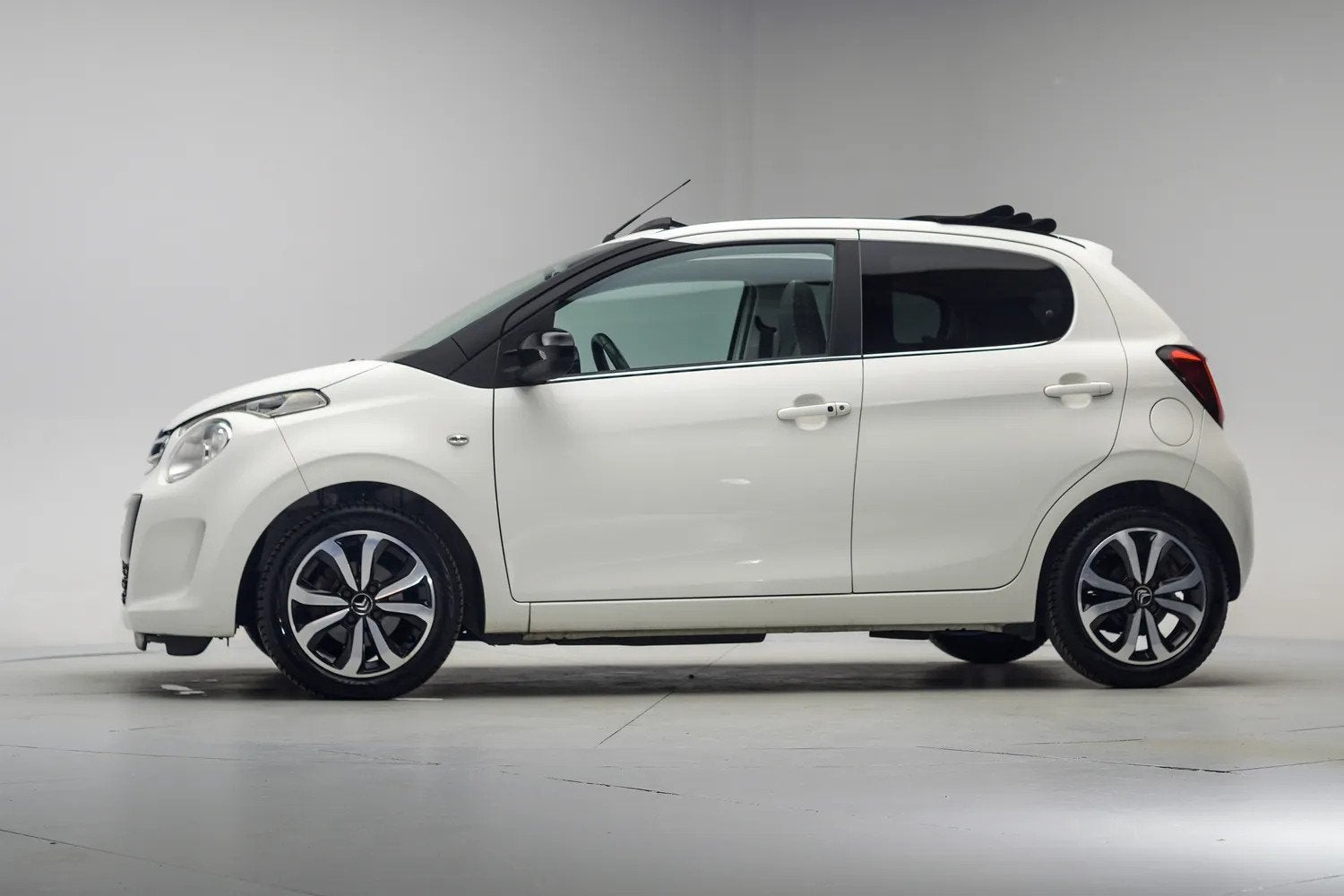 Citroën C1 1.0 e-VTi Airscape Shine [ Schuifdak Clima Navi, Auto's, Voorwielaandrijving, Gebruikt, 4 stoelen, C1