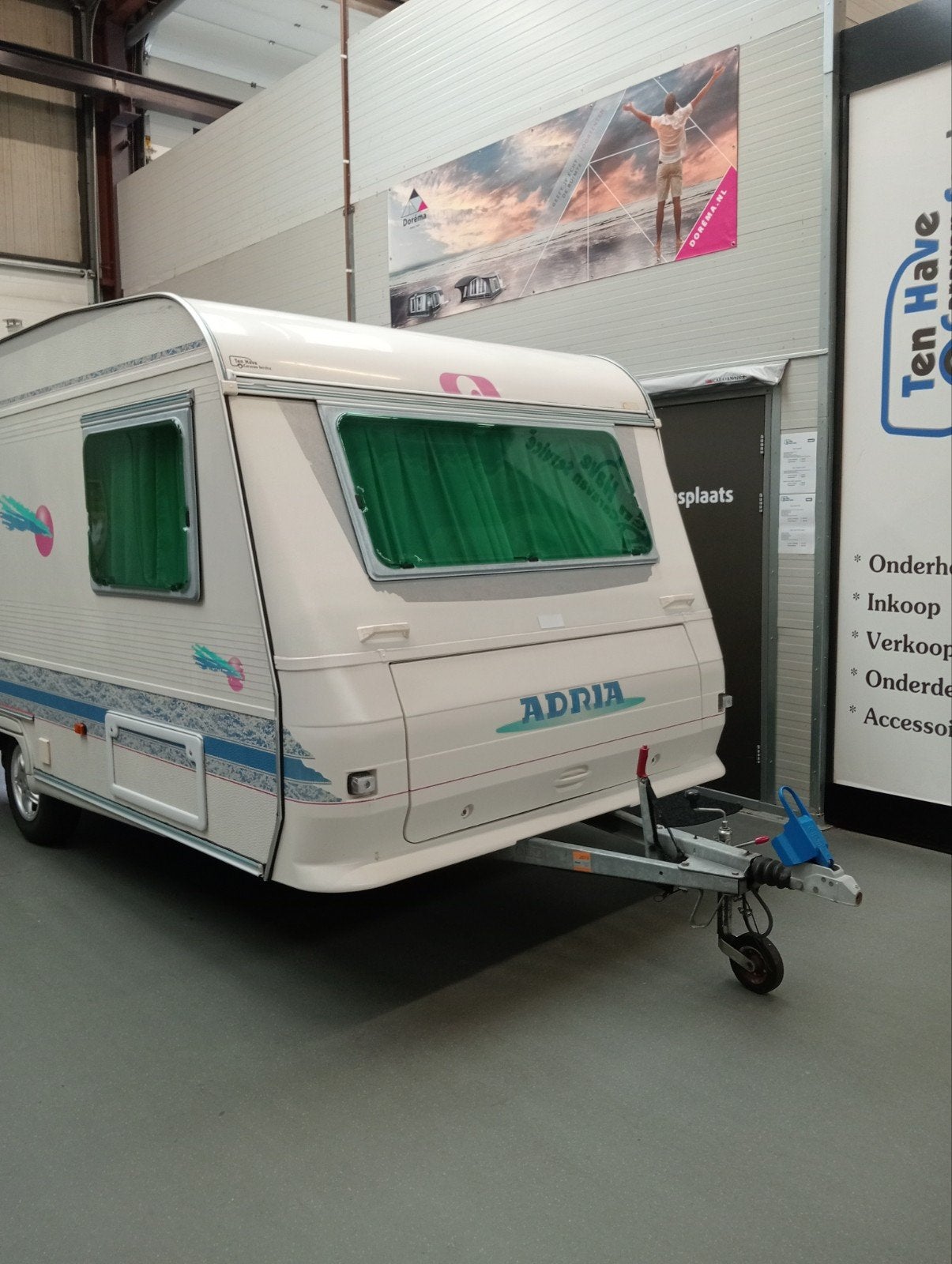 Adria Unica 462 PH incl. z.g.a.n. voortent en mover !, Caravans en Kamperen, Bedrijf, Treinzit, 750 - 1000 kg, Adria