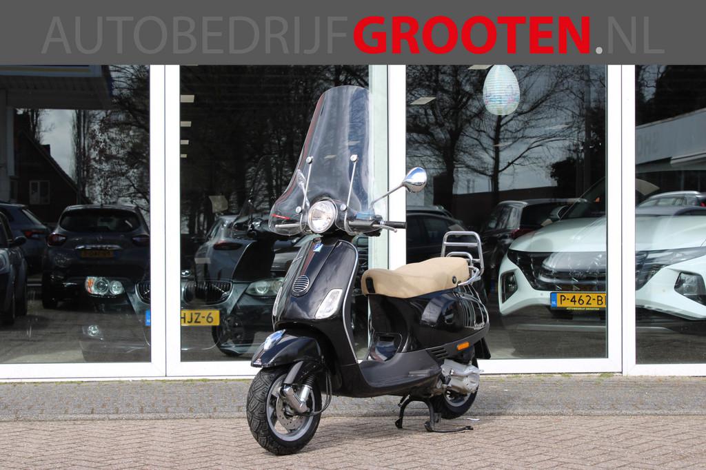 Vespa Snorscooter LX 4T (bj 2010), Diversen, Brommobielen en Scootmobielen, Gebruikt, Info@autobedrijfgrooten.nl, Weerdingerkanaal NZ 231
7831HS  NIEUW-WEERDINGE, NL