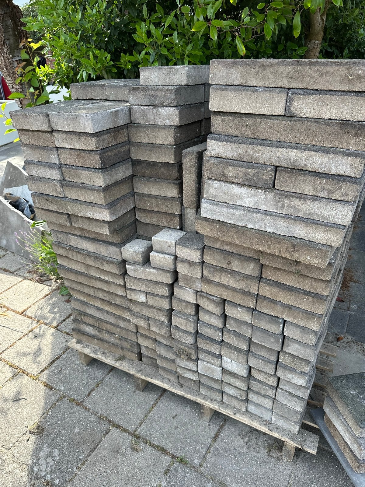 Zwarte betontegels in diverse maten, Ophalen, Gebruikt, Beton, Terrastegels