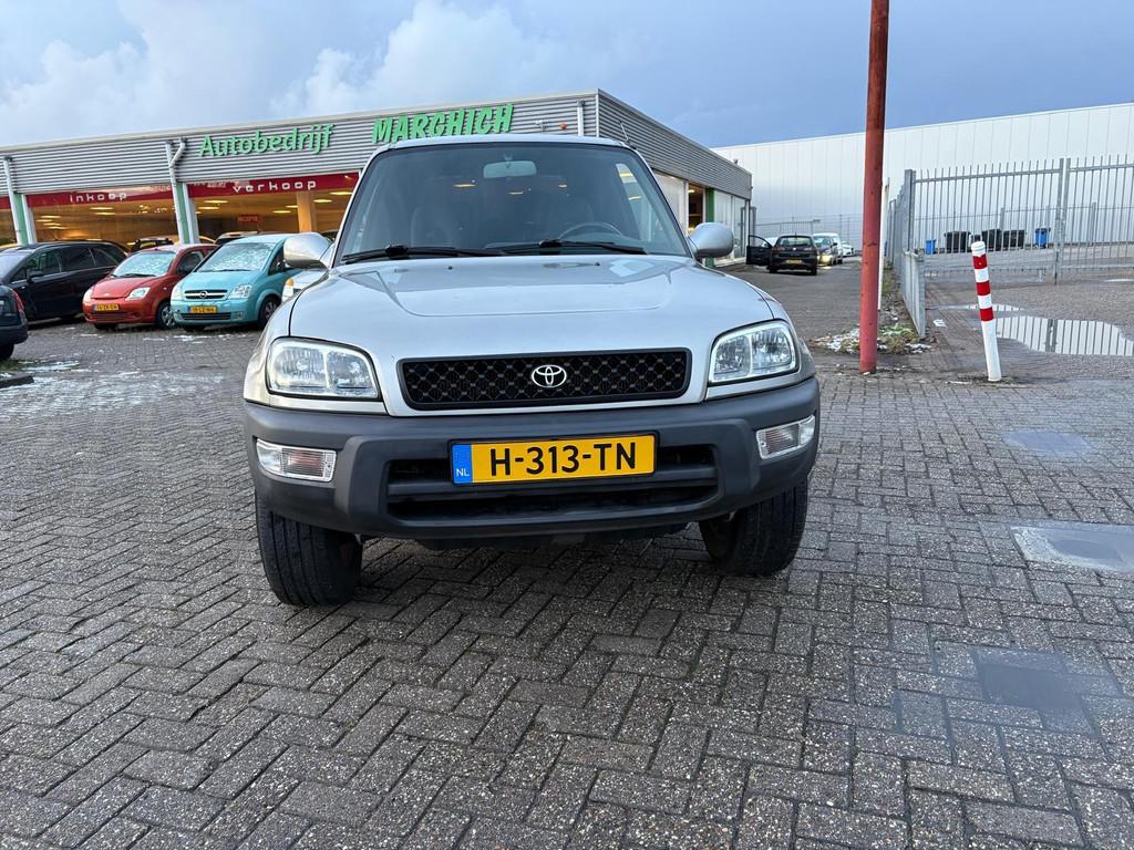 Toyota RAV4 Toyota RAV4 1.8 VVT-i Luna|Benzine|4x4|Schuifdak, Gebruikt, 4 cilinders, 610 kg, Handgeschakeld