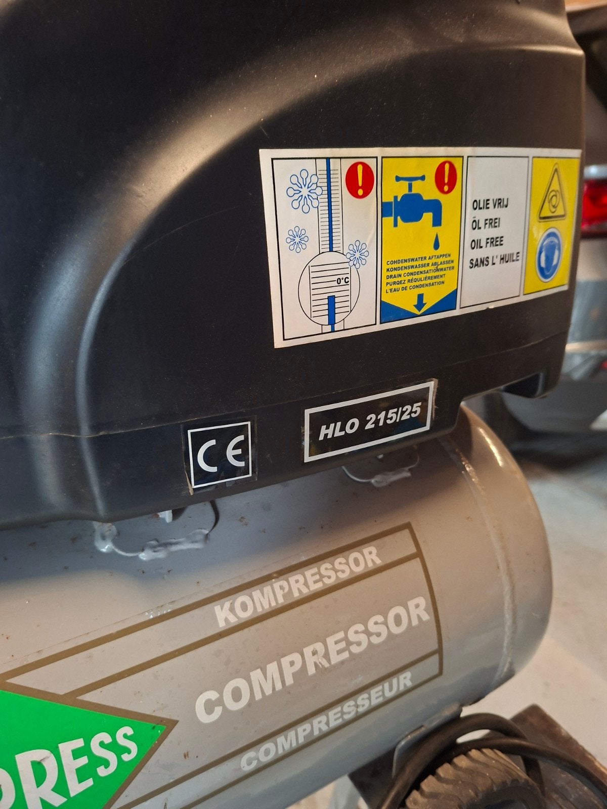 air press compressor met toebehoren., Minder dan 25 liter, Ophalen, Minder dan 200 liter/min