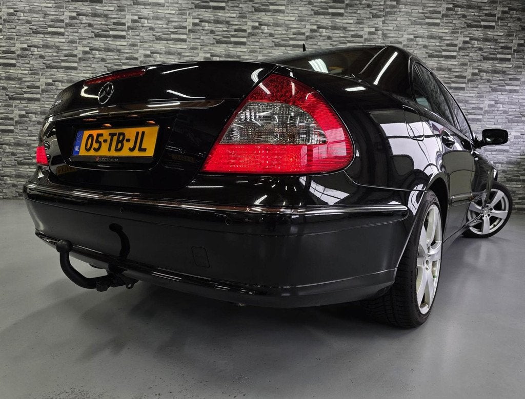 Schitterende Mercedes E-klasse 280 Avantgarde *NL auto*NAP*!, Auto's, Automaat, Achterwielaandrijving, Gebruikt, Automatische klimaatregeling