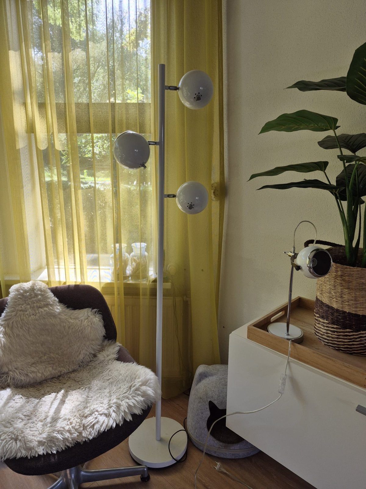 Vintage Witte Bol Lampen Set - Vloerlamp & Tafellamp, Gebruikt, E14 (klein), Ophalen of Verzenden, Metaal