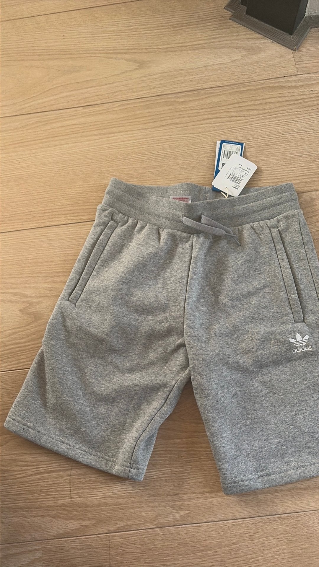 Adidas broekje maat 150 NIEUW, Ophalen of Verzenden, Nieuw