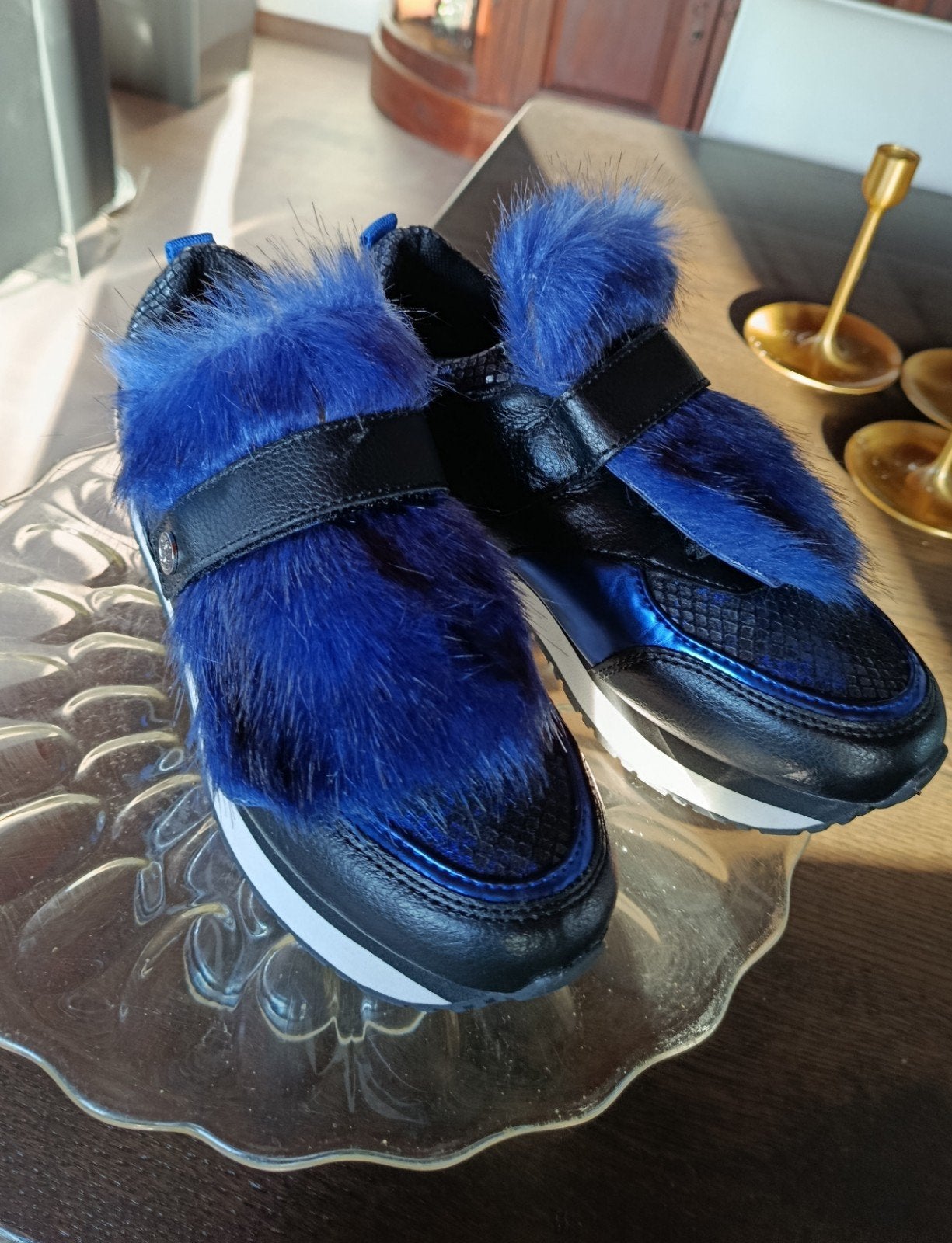 Guess sneakers maat 37 nieuw met afneembaar bontje, Guess, Nieuw, Ophalen of Verzenden, Sneakers of Gympen