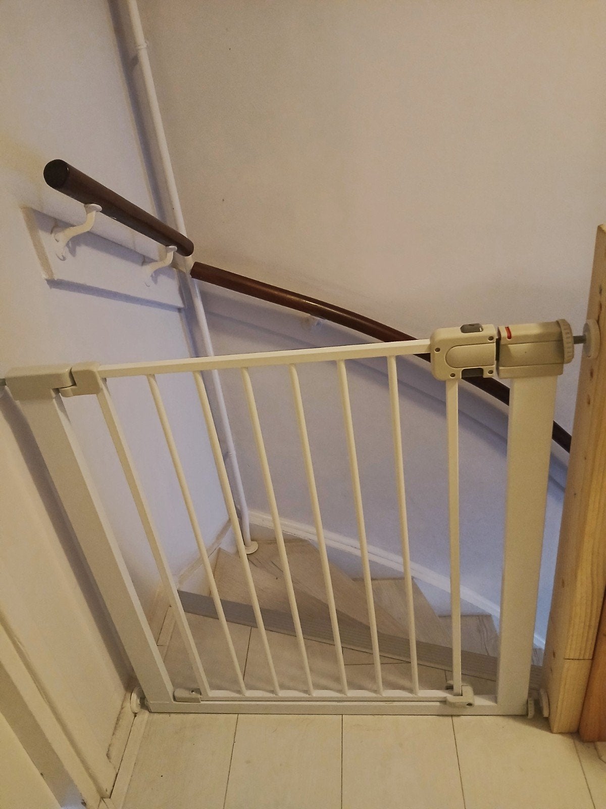 Safety 1st U-Pressure Fit Easy Close Metal Traphekje, Kinderen en Baby's, Ophalen, Metaal of IJzer, Minder dan 100 cm, Klemhekje