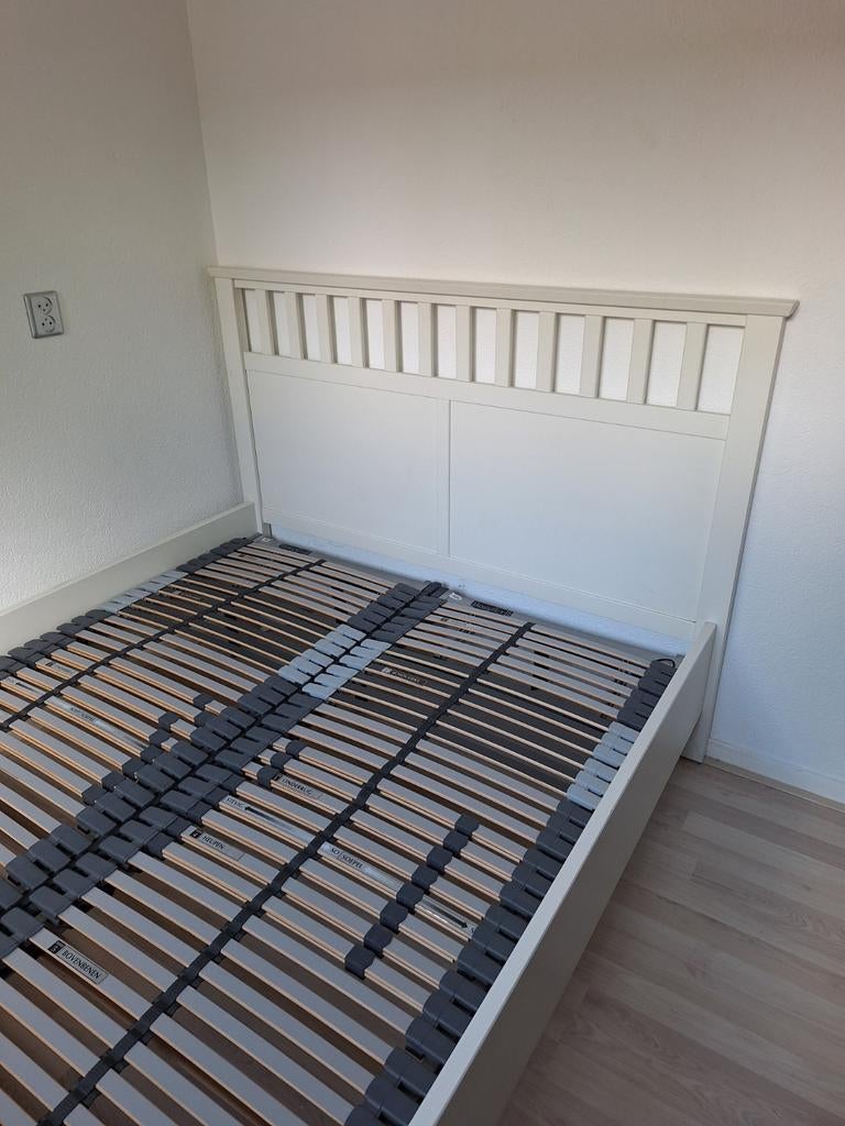 Wit tweepersoonsbed met 2 verstelbare lattenbodems 70x210, Huis en Inrichting, Slaapkamer | Bedden, Gebruikt, Tweepersoons, Overige maten