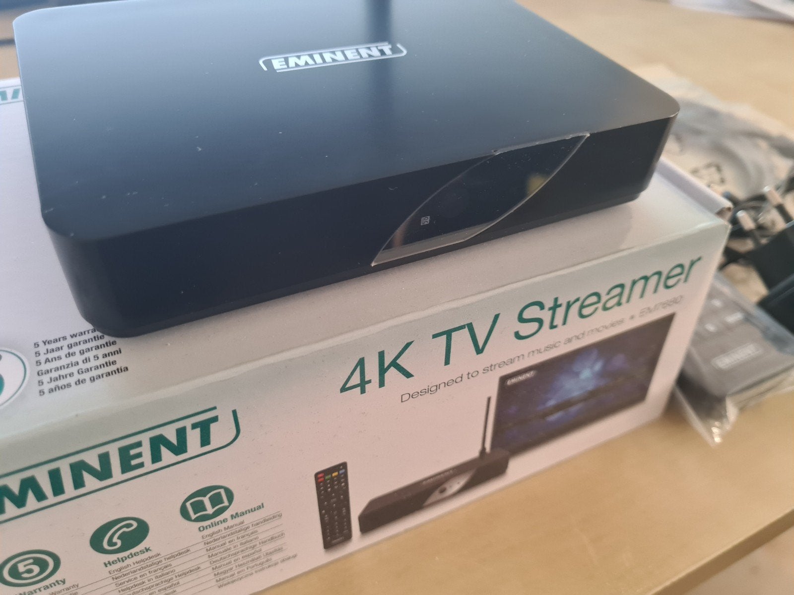 Eminent EM7680 4K TV Streamer Mediaspeler, Ophalen, Zo goed als nieuw