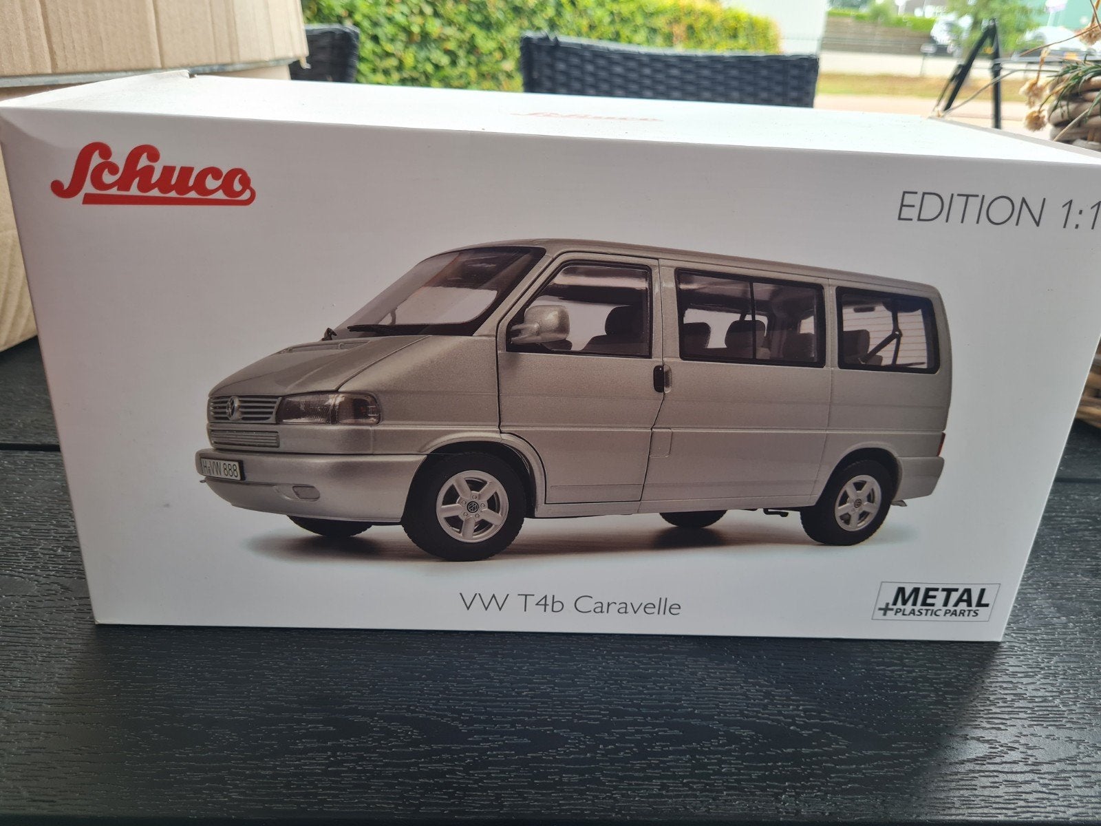 1:18 Volkswagen T4 Caravelle Grijs metallic Schuco RUILEN, Ophalen of Verzenden, Nieuw, Auto, Overige merken