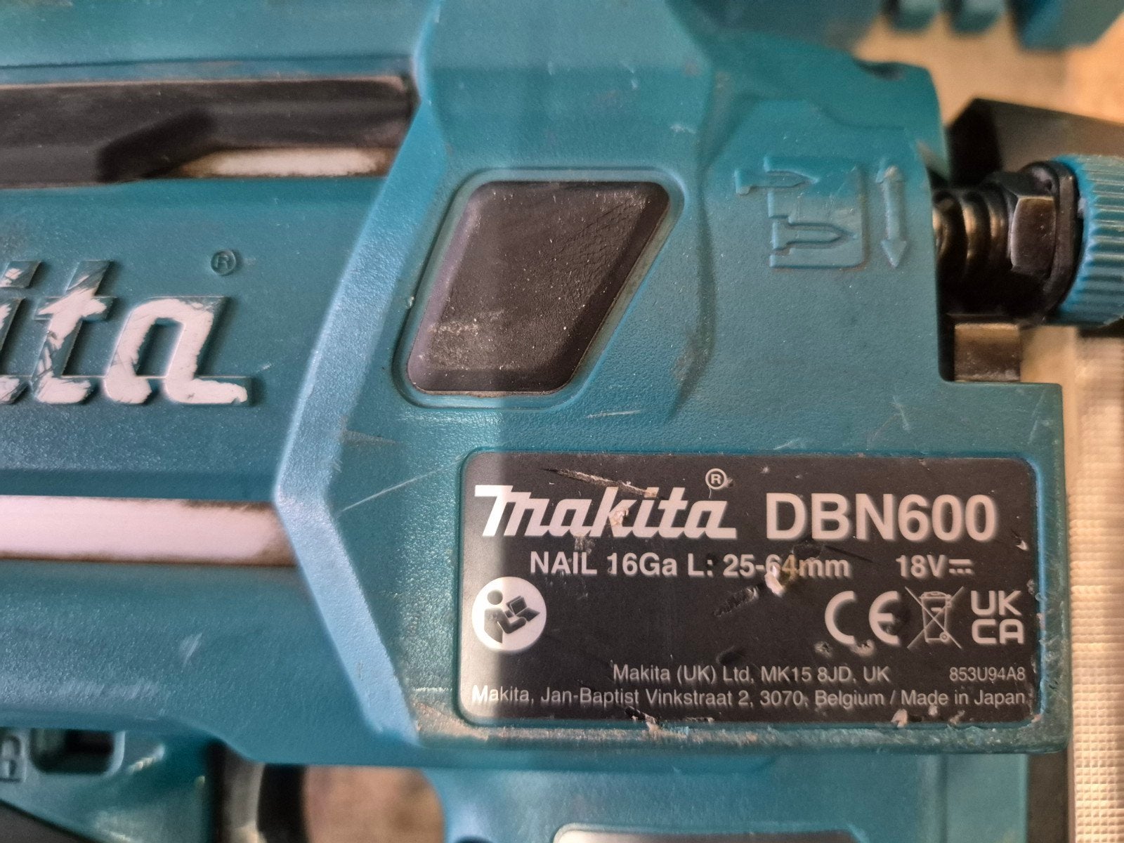 Makita DBN600ZJ Accu tacker 18V (excl. accu's en lader), Ophalen, Zo goed als nieuw