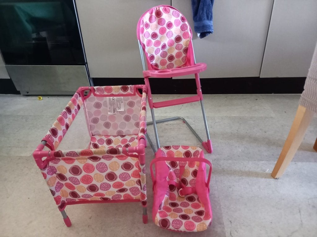 Poppen meubel set, Kinderen en Baby's, Speelgoed | Poppen, Ophalen of Verzenden, Gebruikt, Overige typen