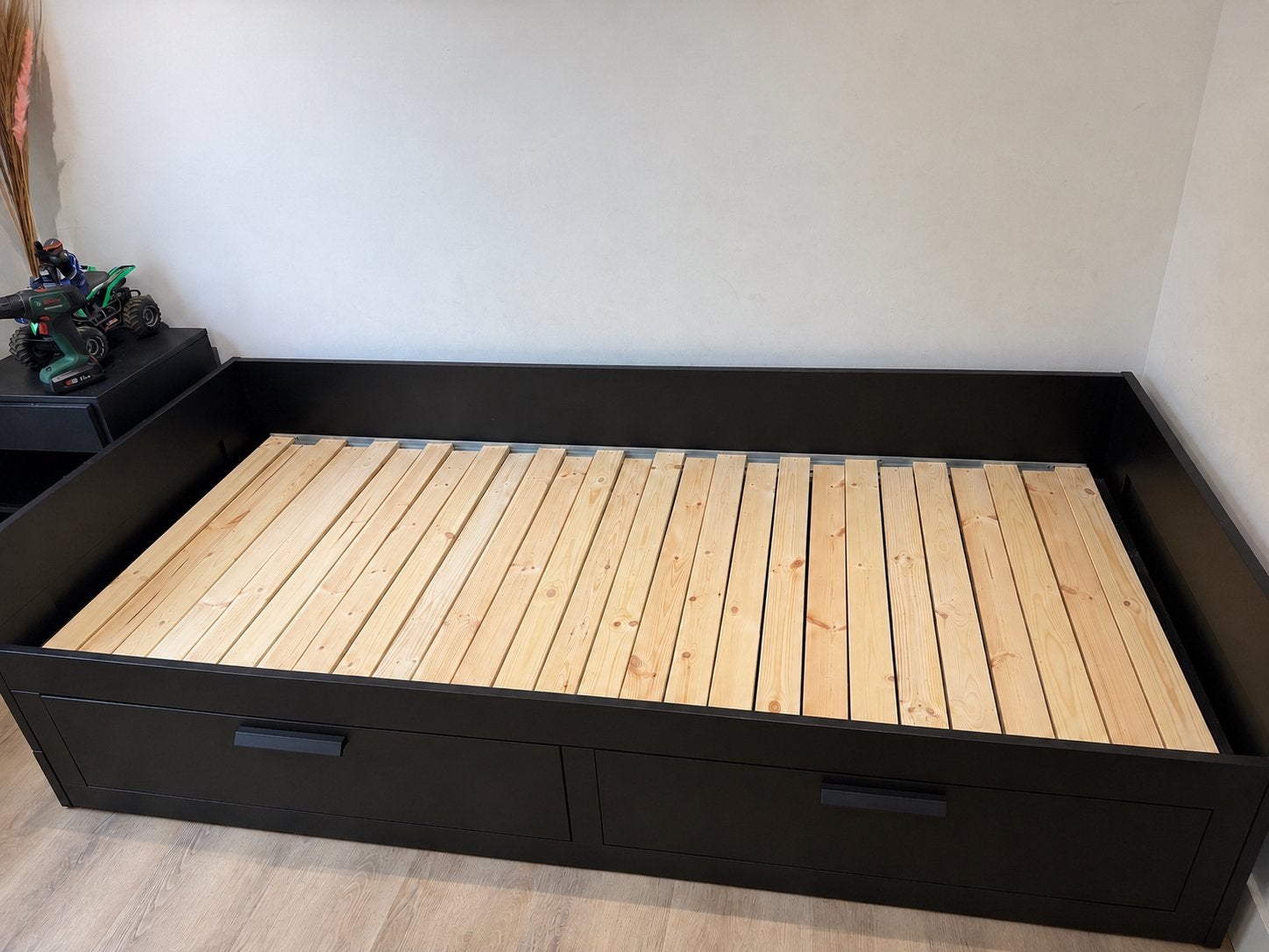 Nieuw IKEA Brimnes bed met 2 matrassen - buitenkansje!, Huis en Inrichting, Slaapkamer | Bedden, Ophalen, Zwart, Overige maten