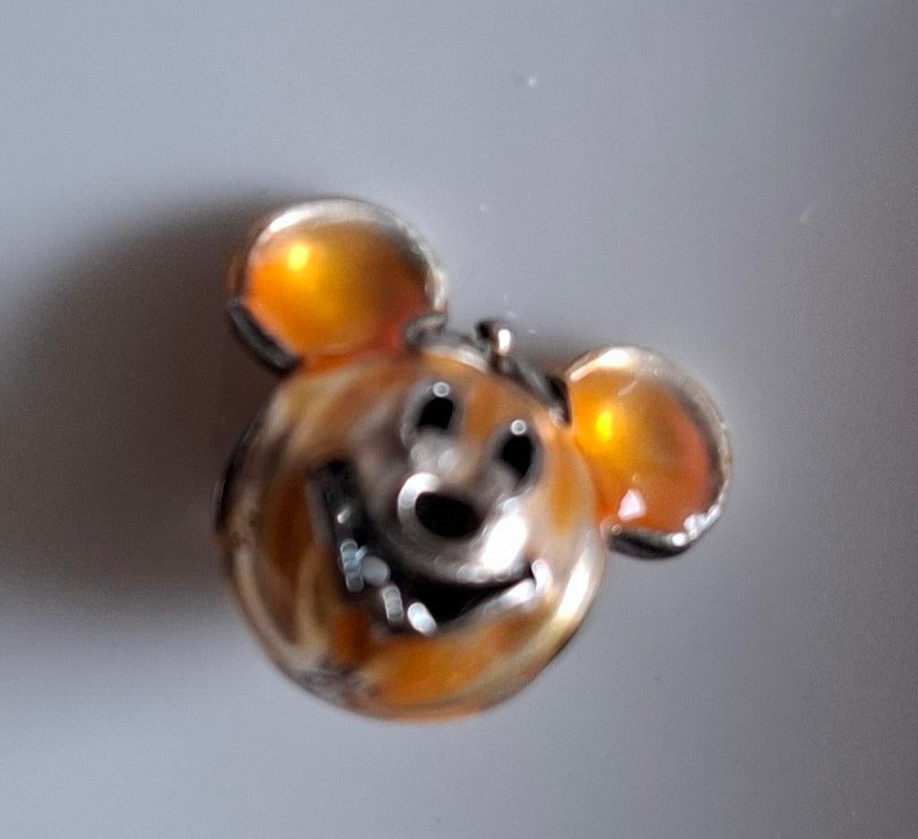 Pandora Disney Mickey pompoen bedel, Sieraden, Tassen en Uiterlijk, Bedels, Ophalen of Verzenden, Zo goed als nieuw, Zilver, Pandora