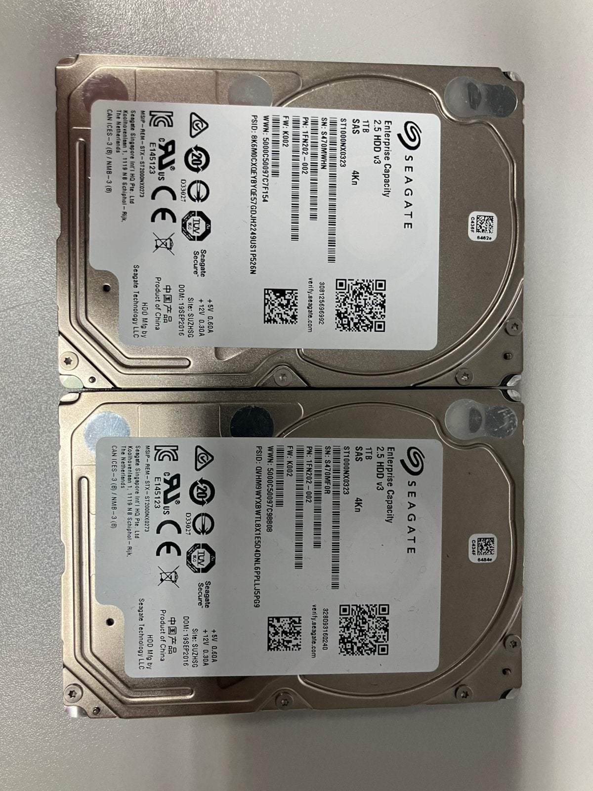 Seagate ST1000NX0323 1TB 2.5" SAS 4Kn HDD (2 Beschikbaar), Computers en Software, Harde schijven, Intern, Gebruikt, SAS, Server