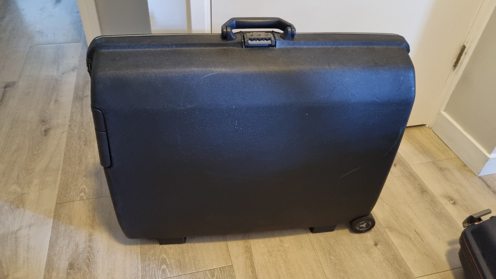 zwarte Samsonite koffer met slot, Ophalen, Gebruikt, Hard kunststof, Slot