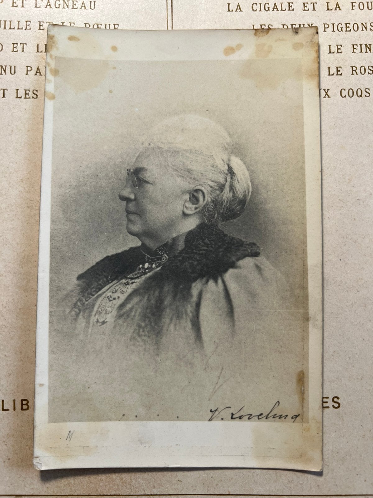 Virginie Loveling - schrijfster (CW), Ophalen of Verzenden, Voor 1920, Ongelopen, Sterren en Beroemdheden