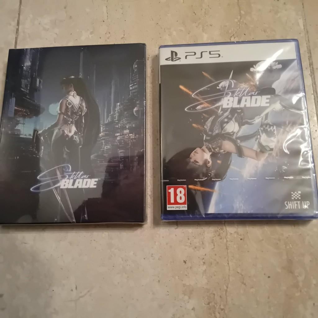Stellar Blade game & Steelcase , Sealed , voor Ps5, Spelcomputers en Games, Games | Sony PlayStation 5, Ophalen, Vanaf 18 jaar
