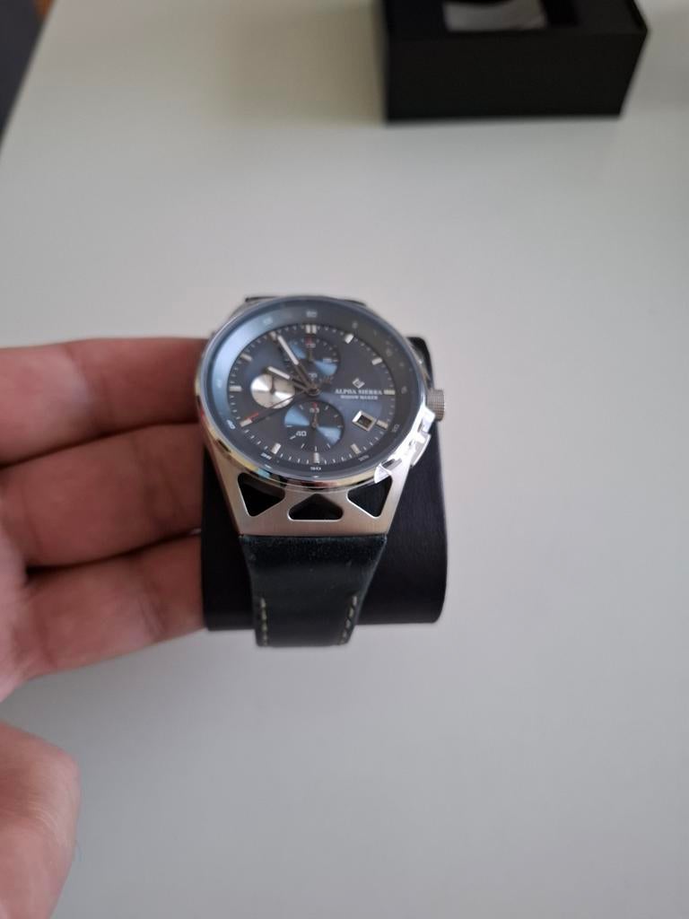 Alpha Sierra horloge - Zo goed als nieuw, Sieraden, Tassen en Uiterlijk, Horloges | Heren, Overige merken, Leer, Staal, Verzenden