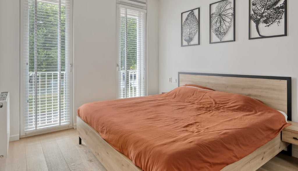 Swiss Sense Bedframe Minimal 180x200 Oak + 2 tafels + bodems, Ophalen, Bruin, Tweepersoons, Zo goed als nieuw