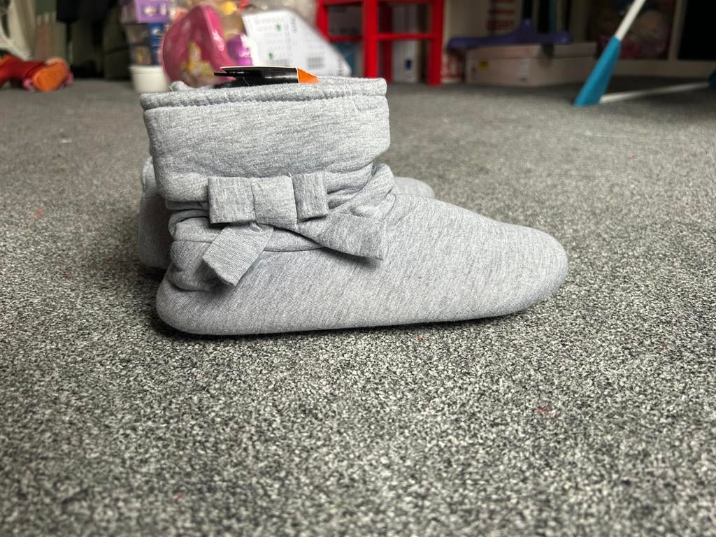 Nieuwe sloffen van HEMA maat 32/33 te koop, Ophalen of Verzenden, Nieuw