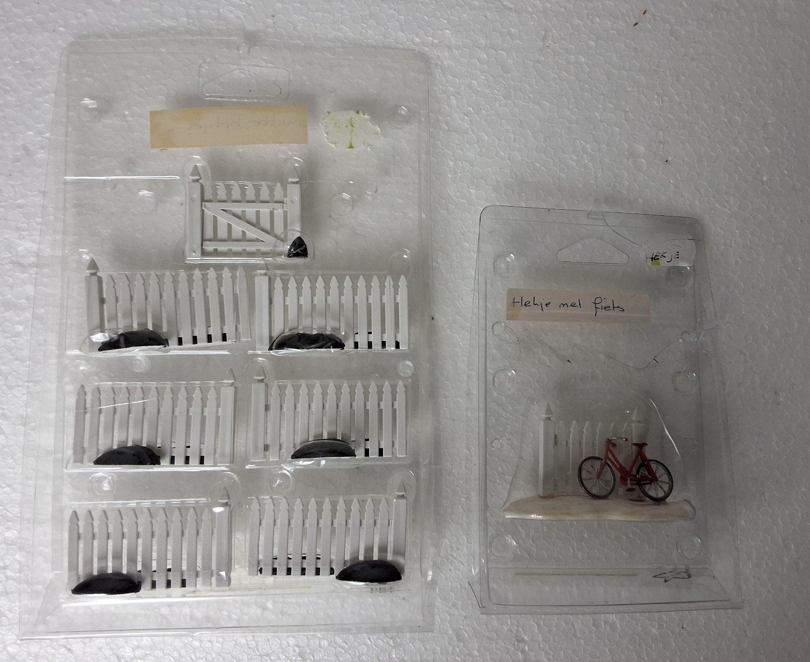 Lemax Miniatuur hekwerk en fietsje, Ophalen of Verzenden, Zo goed als nieuw