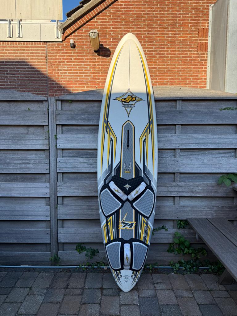 JP Australia Real World Wave 74 Windsurfboard, Ophalen, Met voetbanden, Gebruikt, Minder dan 250 cm