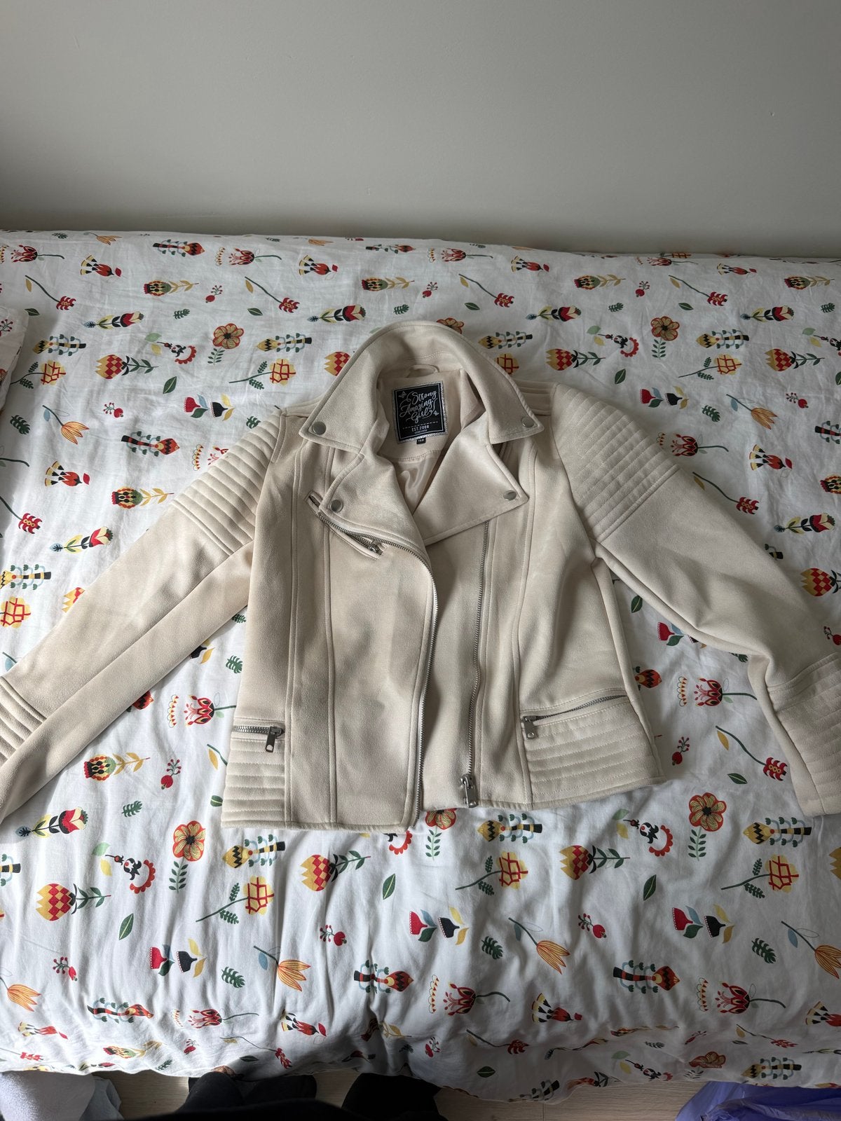Crèmekleurig bikerjack van imitatie suède, Ophalen of Verzenden, Zo goed als nieuw, Maat 38/40 (M), Beige