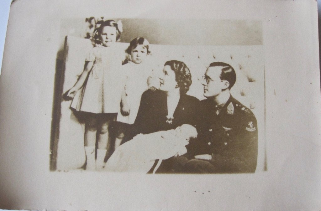 oude foto van koningin Juliana - Prins Bernard - kinderen, Ophalen of Verzenden, Zo goed als nieuw, Nederland, Kaart, Foto of Prent