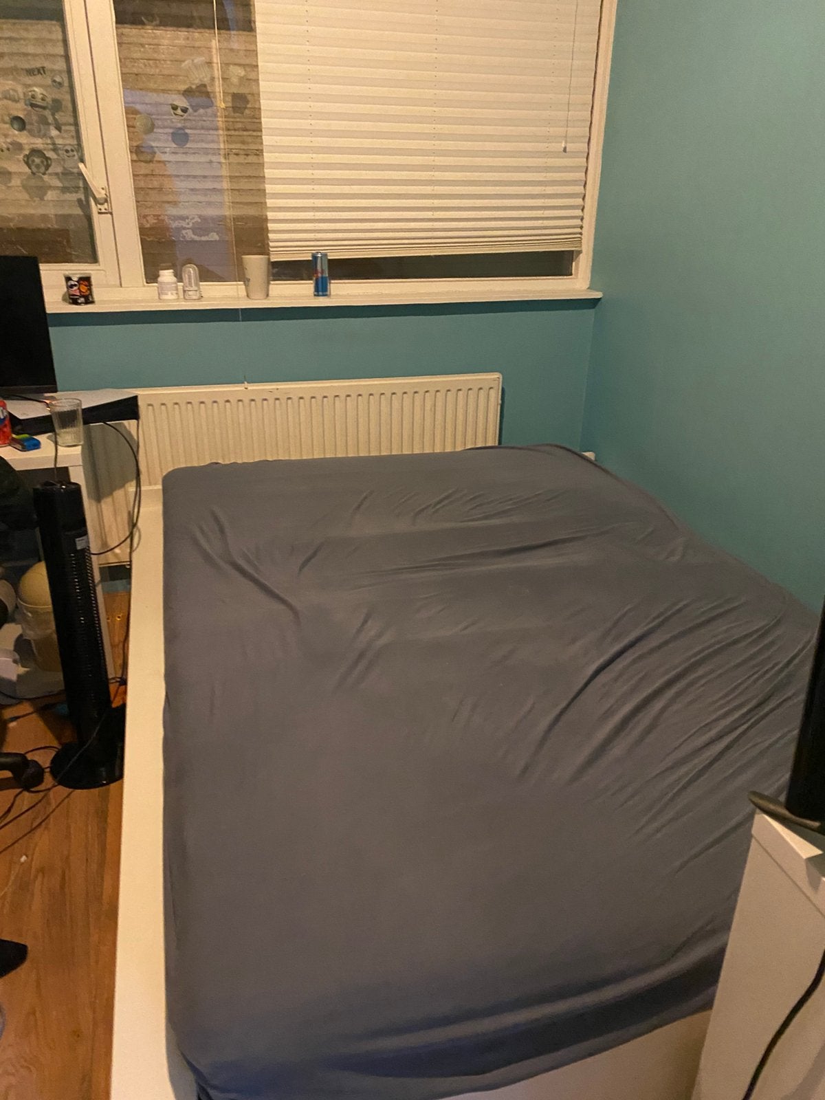 Mooi wit bed met matras 140x2 meter, Huis en Inrichting, Slaapkamer | Bedden, Wit, Zo goed als nieuw, Twijfelaar, 200 cm