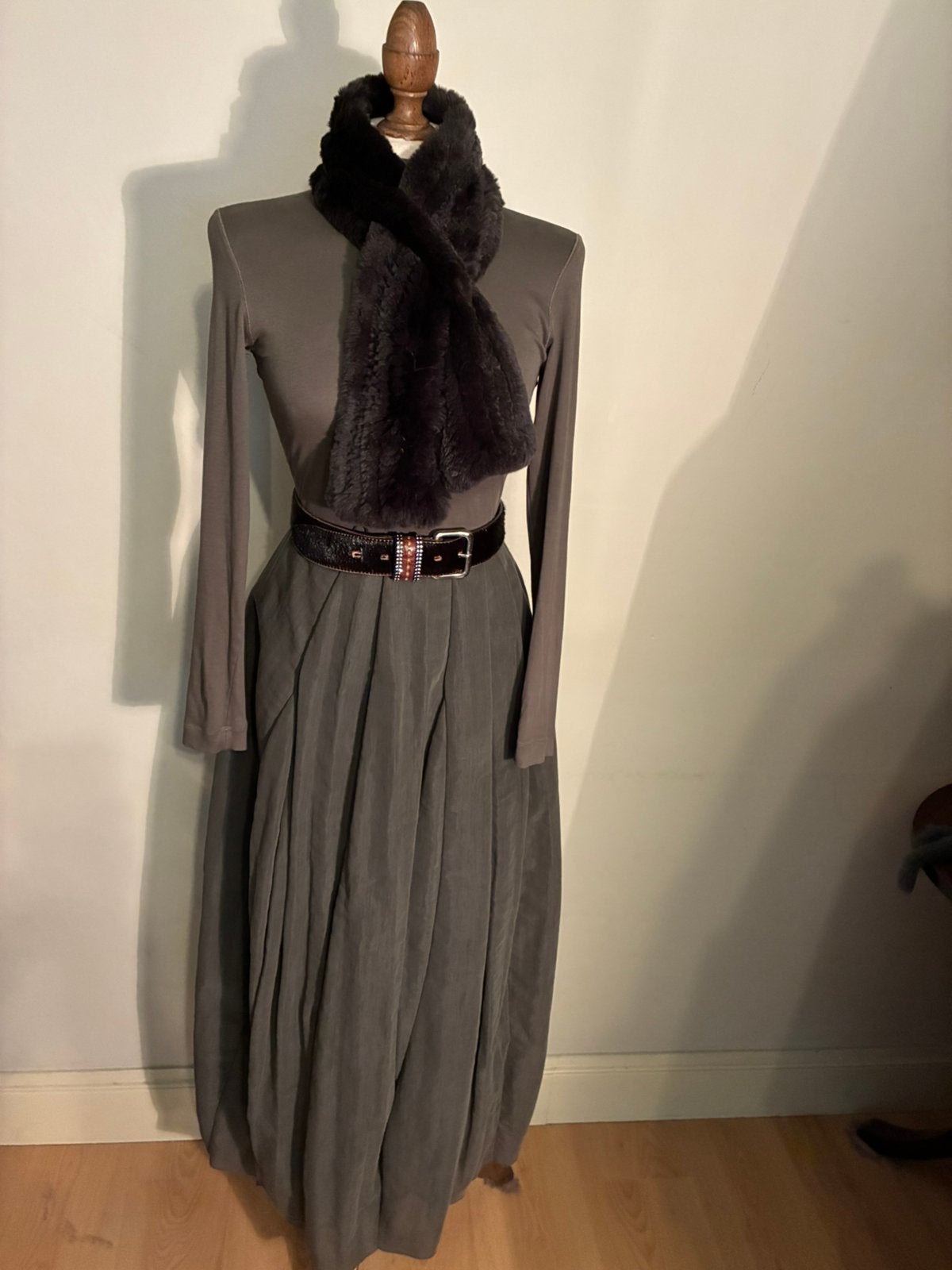 VINTAGE DESIGN TONI GARD MAXI ROK OLIJFGROEN, Verzenden, Zo goed als nieuw, Maat 36 (S), Onder de knie