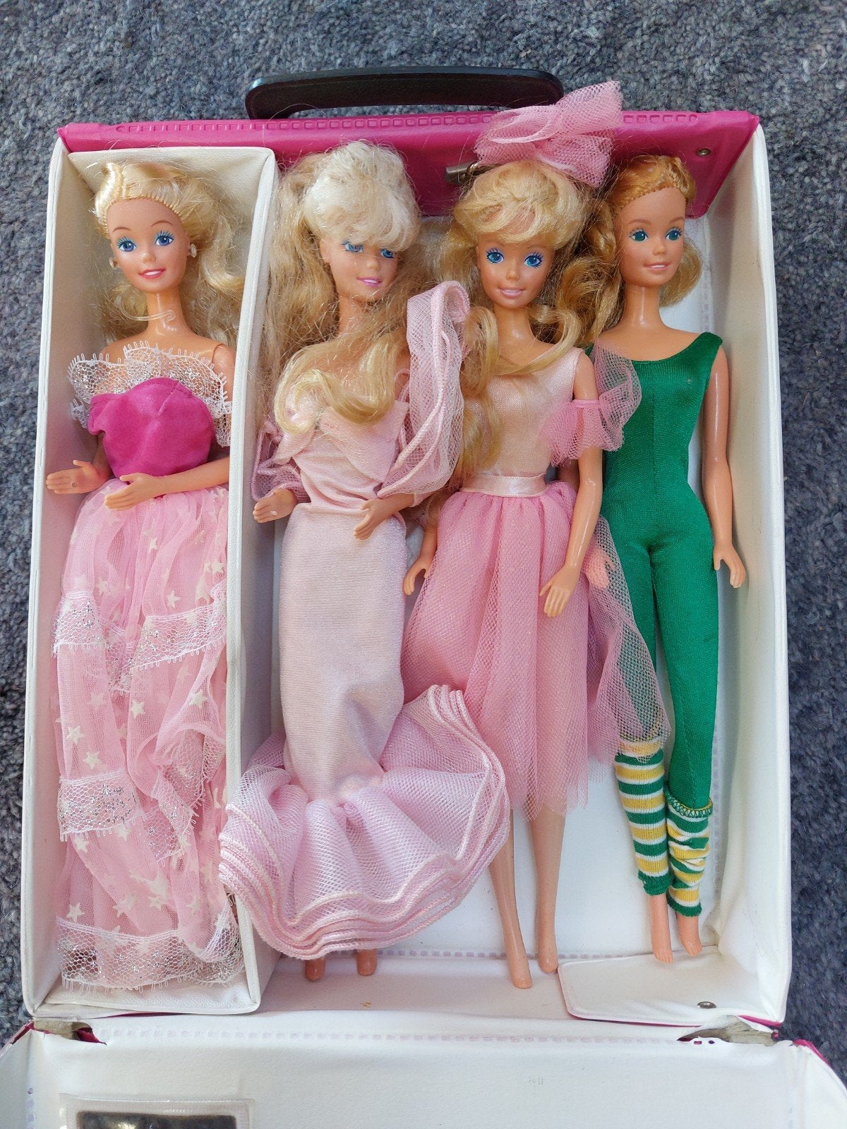 Vintage Barbie poppen met koffer - 4 iconische Barbies, Barbie, Service.europe@mattel.com, Ophalen of Verzenden, Zo goed als nieuw