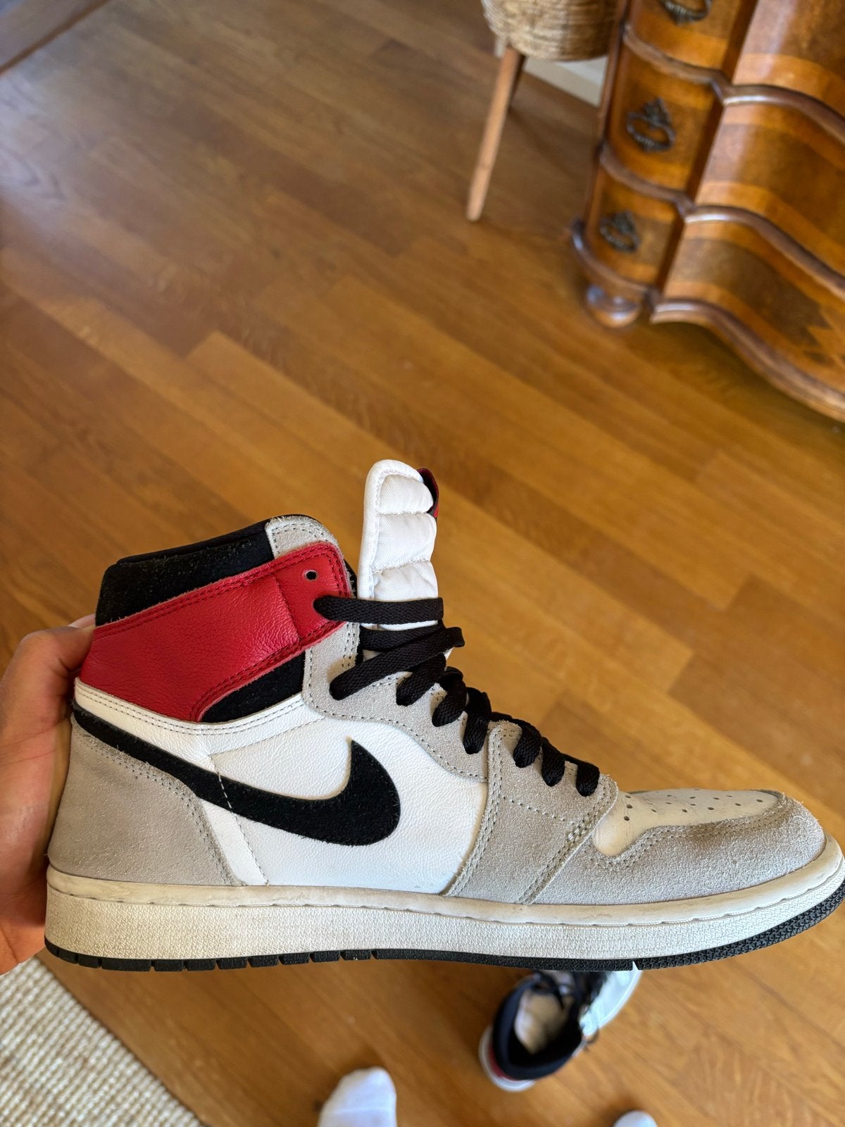 Nike Air Jordan 1 Mid Light Smoke Grey, Wit, Ophalen of Verzenden, Sneakers of Gympen, Zo goed als nieuw