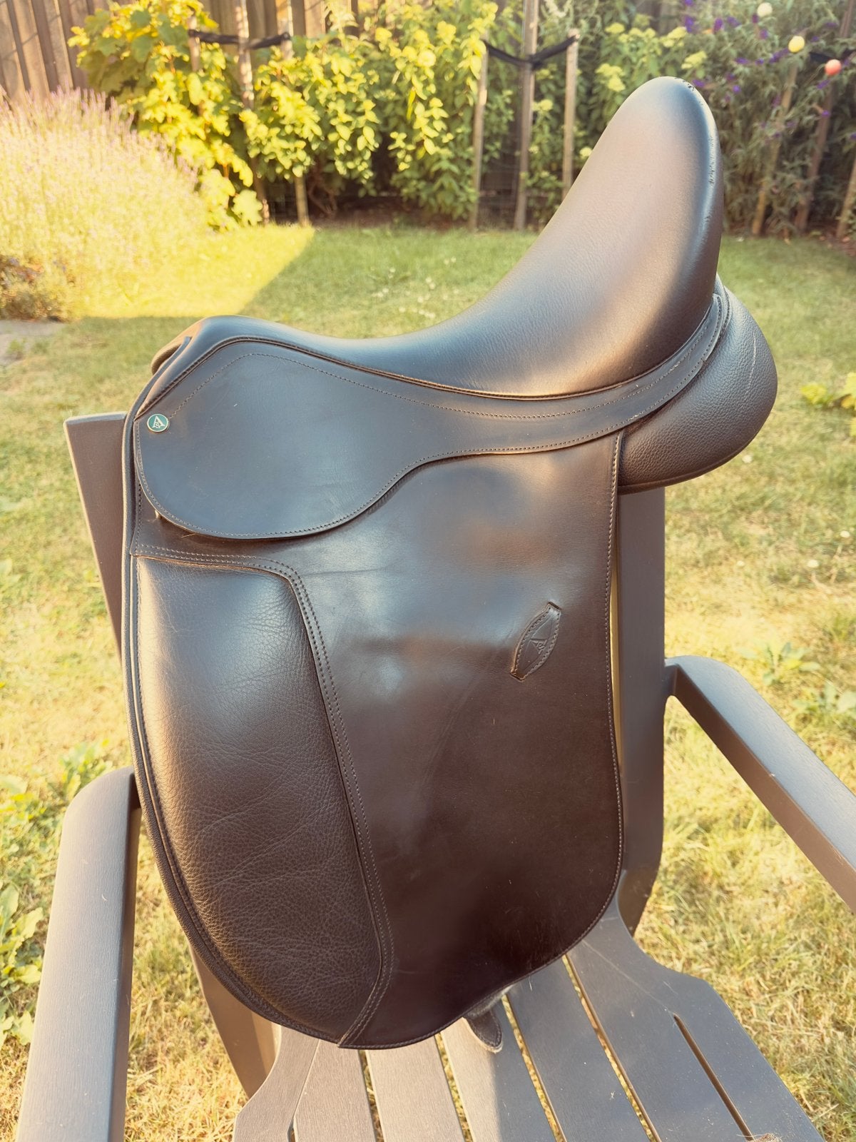 Arena hart dressuurzadel 16,5 inch zwart, Dieren en Toebehoren, Paarden en Pony's | Zadels, Ophalen, Gebruikt, Dressuur, Diepe zit