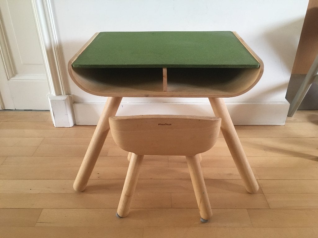 PlanToys kinderbureau met stoel - Zo goed als nieuw, Ophalen, Zo goed als nieuw, Tafel(s) en Stoel(en)