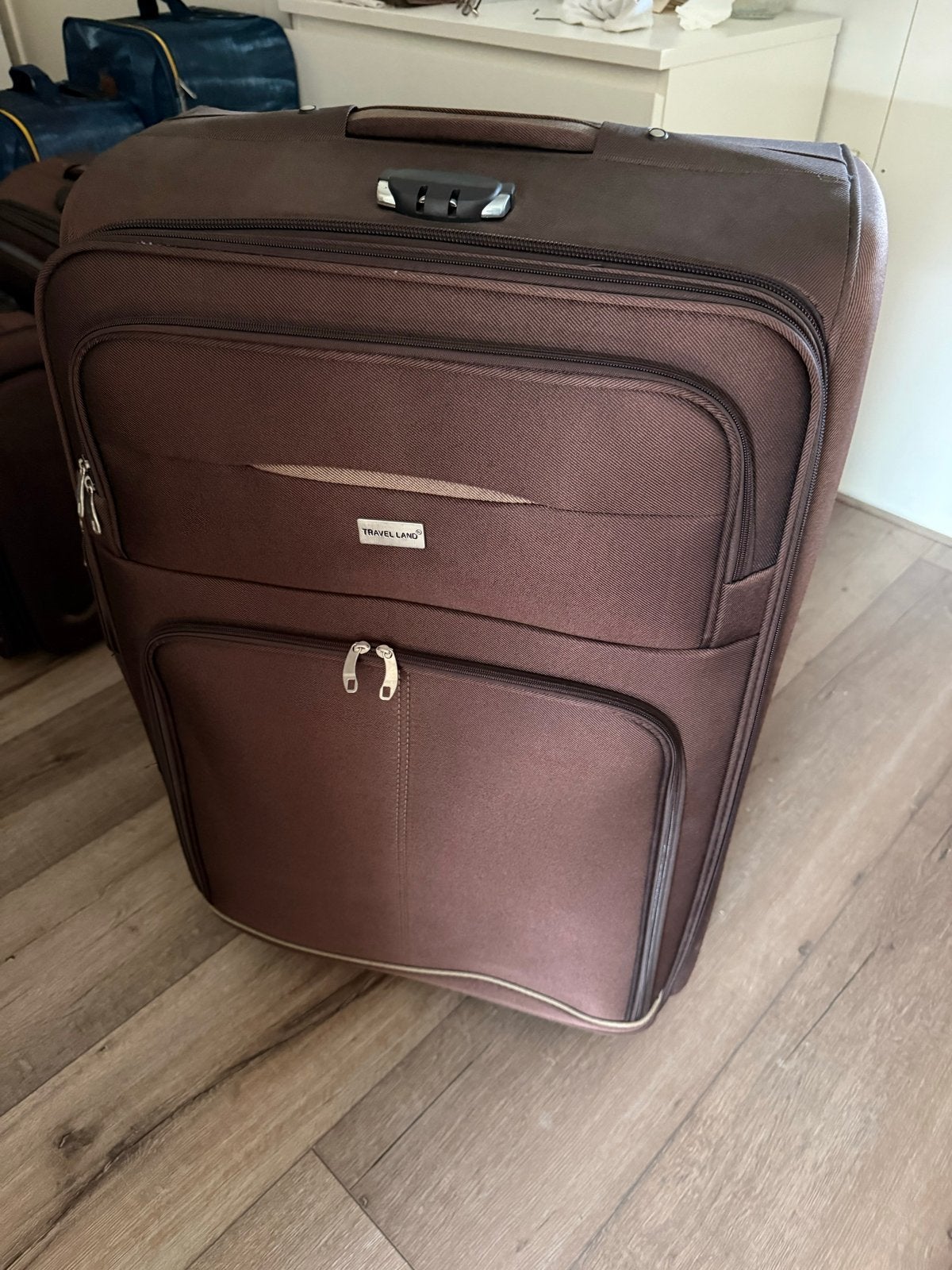 Nieuwe Travel Land Koffer - Bruin met Slot en Wieltjes, Sieraden, Tassen en Uiterlijk, Koffers, Ophalen, Overige materialen, 45 tot 55 cm
