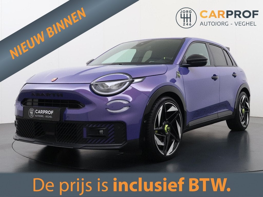 Fiat 600E Abarth Scorpionissima 54 kWh Navigatie |SOH 97% |, Auto's, Fiat, Gebruikt, Overige kleuren, 4 stoelen, Alcantara