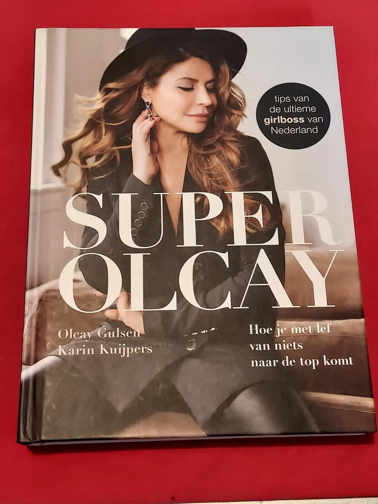 GESIGNEERD Super Olcay. - Olcay Gulsen. 2018, Ophalen of Verzenden, Zo goed als nieuw