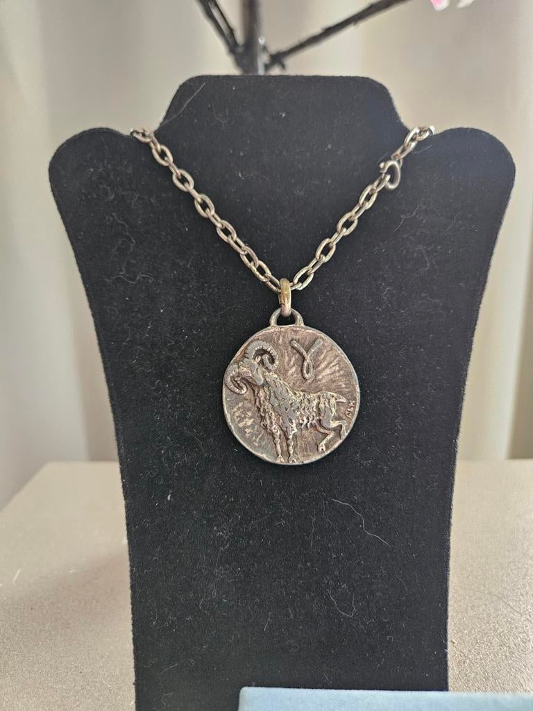 Vintage Franse Ketting met Sterrenbeeld Ram - 70cm, Gebruikt, Ophalen of Verzenden, Zilver, Overige materialen
