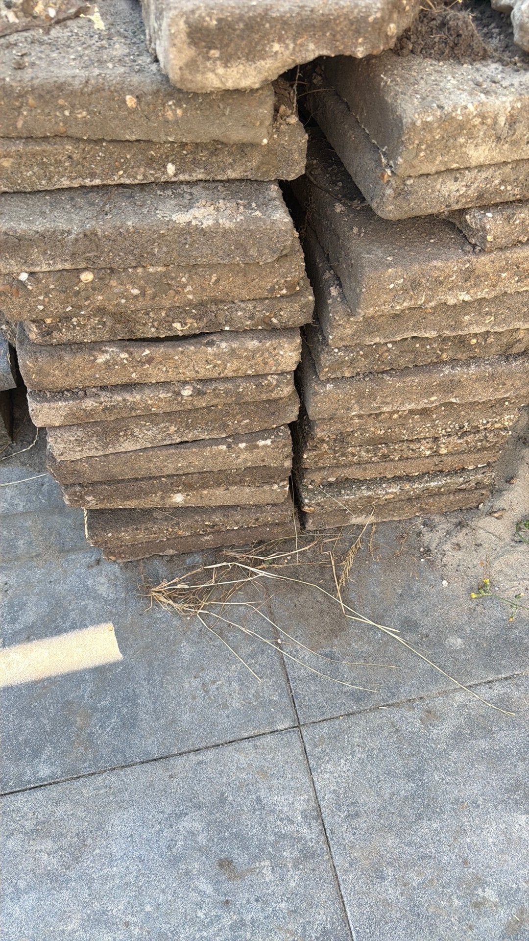 30x30 tegels gratis in sneek, Ophalen, Zo goed als nieuw, Beton, Terrastegels