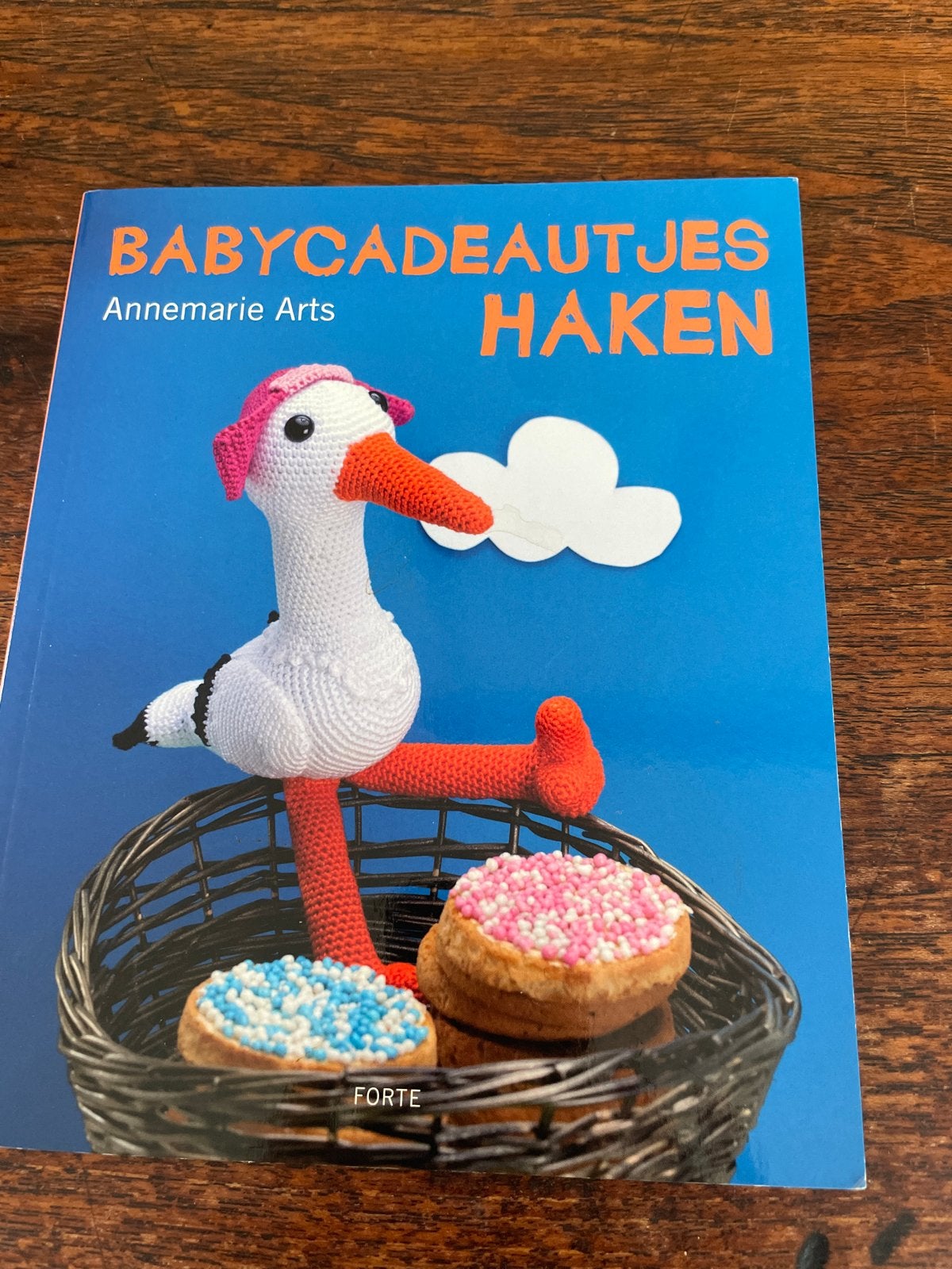 Babycadeautjes Haken - Annemarie Arts, Ophalen of Verzenden, Zo goed als nieuw, Breien en Haken