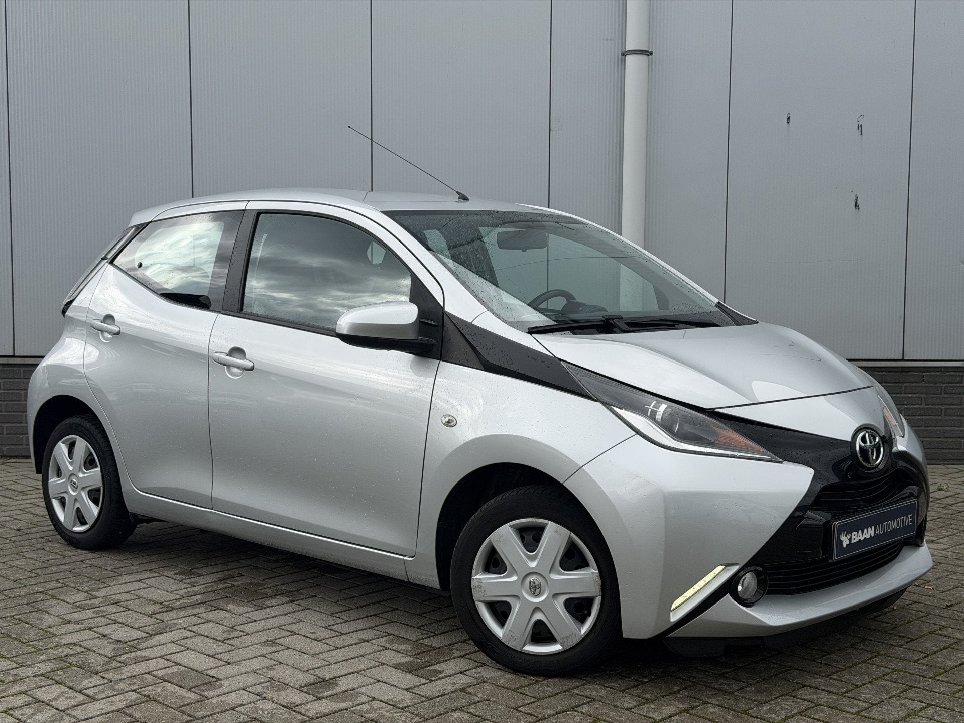 Toyota Aygo 1.0 VVT-i x-nav | Camera | Navi (bj 2018), Voorwielaandrijving, Gebruikt, Euro 6, 4 stoelen